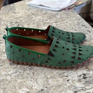 Spring Step/Green Cutout Loafers